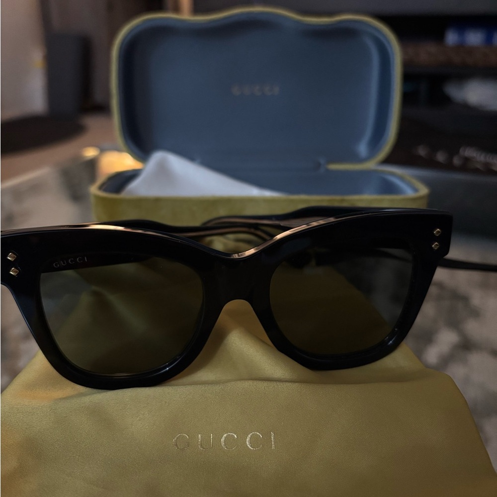 GUCCI GG1082S BUTTERFLY SUNGLASSES